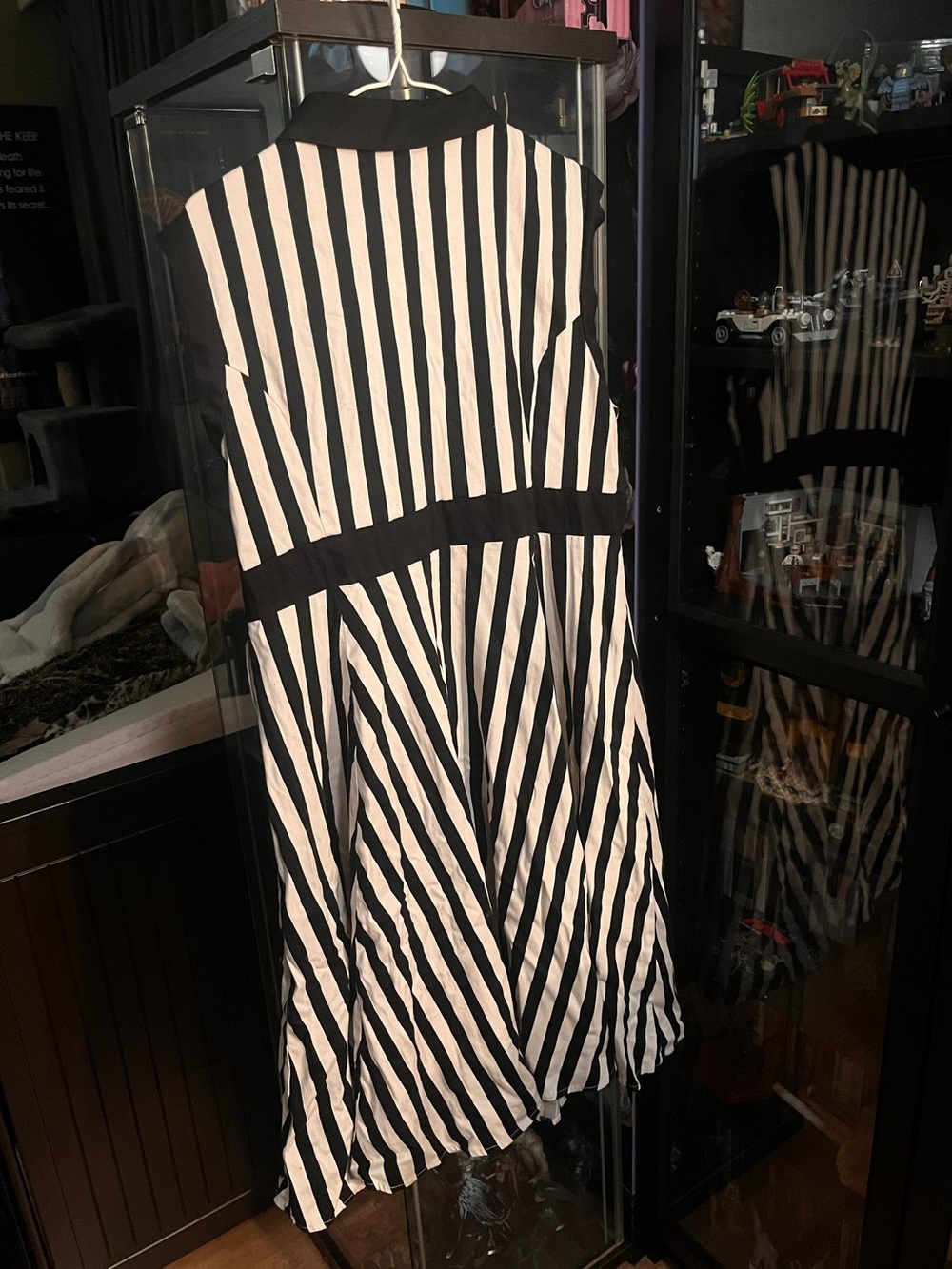 Striped Pin-Up Dress - Picture 2 of 5